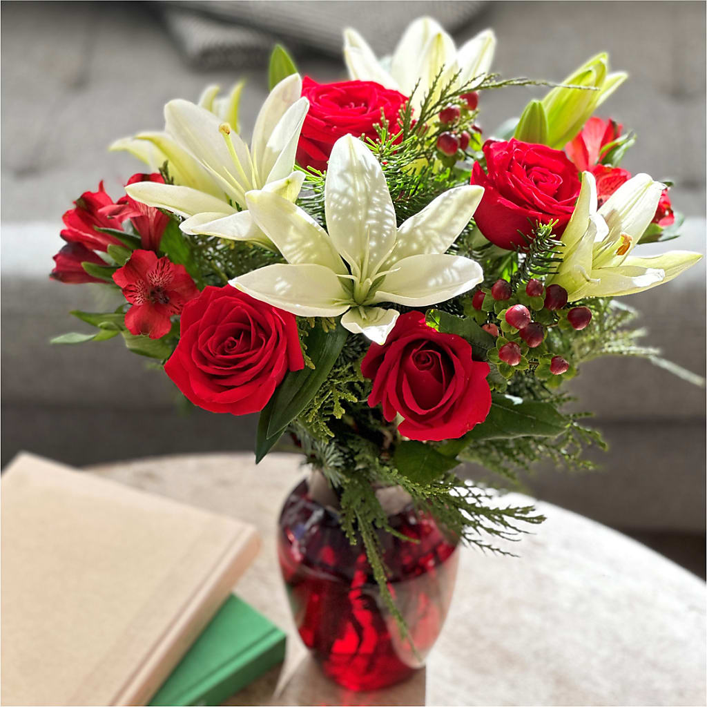 Evergreen Delight Bouquet – Kiss Floral Llc, Conshohocken PA
