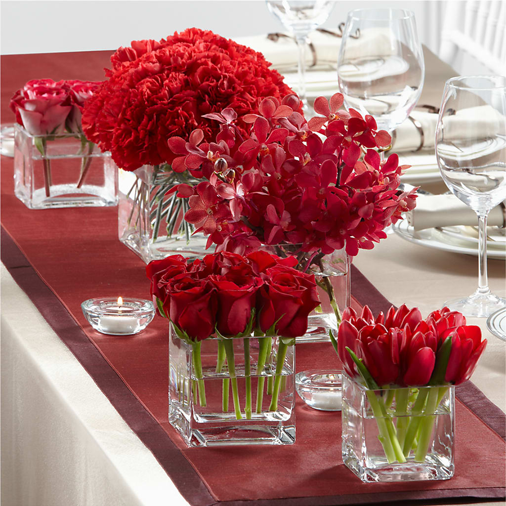 Modern Grace Centerpiece – Kiss Floral Llc, Conshohocken PA
